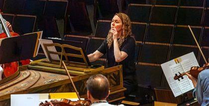 Marianna Henriksson dirige a la OCG en un diálogo entre barroco y música contemporánea