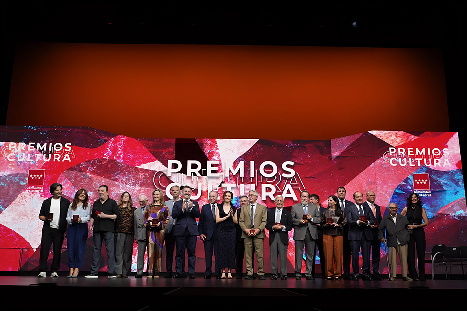 Luis Cobos recibe el Premio de Cultura de Madrid de Música Clásica Luis Cobos recibe el Premio de Cultura de Madrid de Música Clásica