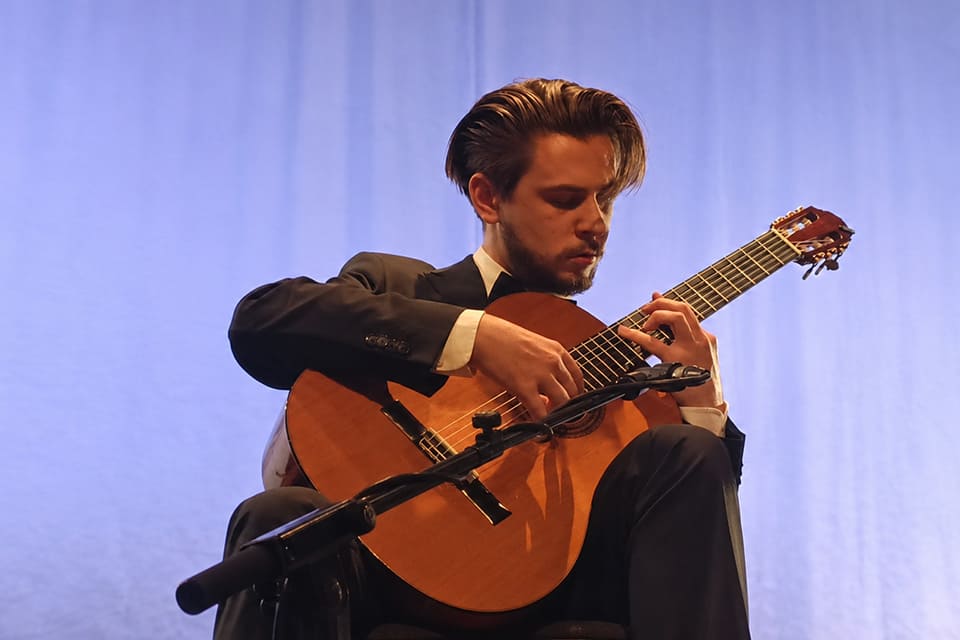 Filip Mišković gana el LIX Certamen Francisco Tárrega Filip Mišković gana el LIX Certamen Francisco Tárrega