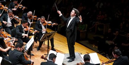 Gustavo Dudamel dirigirá la Orquestra de València con Pacho Flores