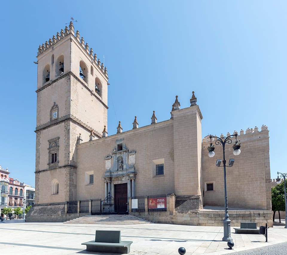 La OEX celebra los 750 años de la Catedral de Badajoz con Lina Tur Bonet La OEX celebra los 750 años de la Catedral de Badajoz con Lina Tur Bonet