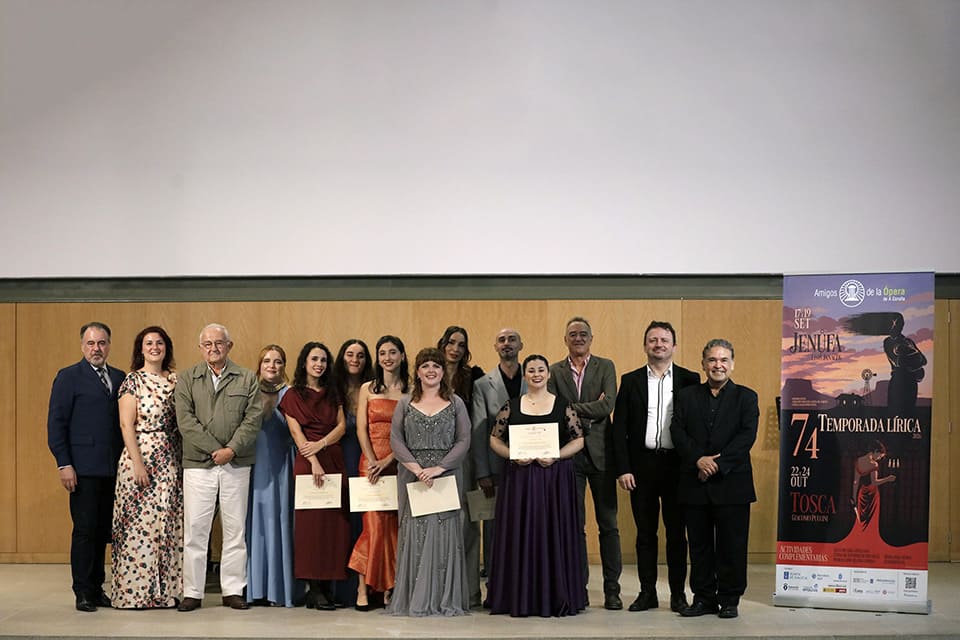 Nueve jóvenes cantantes culminan en A Coruña el curso de interpretación vocal de Carlos Álvarez Nueve jóvenes cantantes culminan en A Coruña el curso de interpretación vocal de Carlos Álvarez