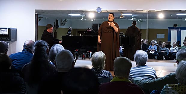 Carmen Larios inaugura el X ciclo de Lírica Inclusiva en A Coruña