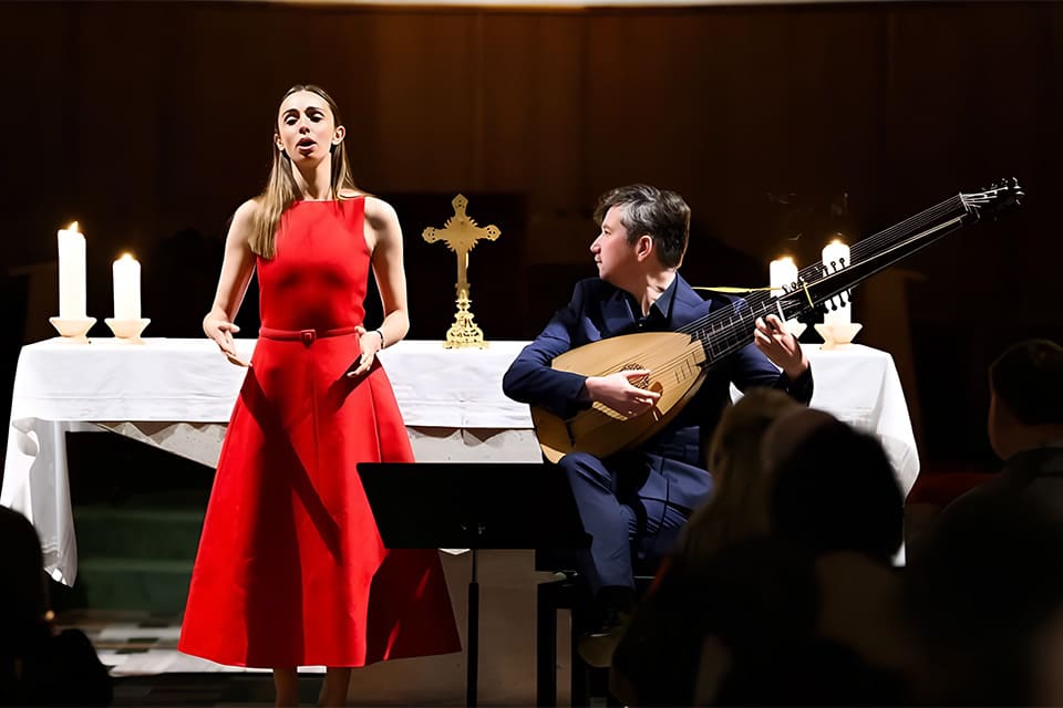 Léa Desandre y Thomas Dunford inauguran el ciclo de Barroco de Les Arts con ‘Idylle’