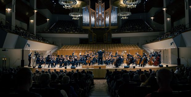 «Los conciertos de La 2»: Josep Pons, la Escuela Reina Sofía y gala de zarzuela