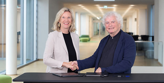Simon Rattle renueva hasta 2033 con la Radio Bávara